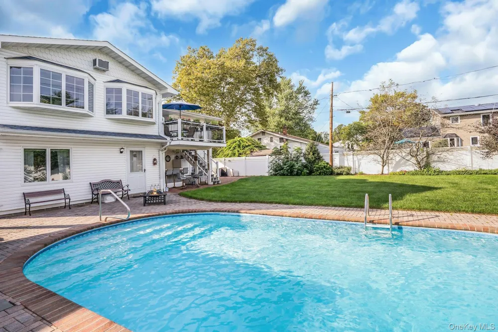 39 Pawnee Drive Commack, NY 11725