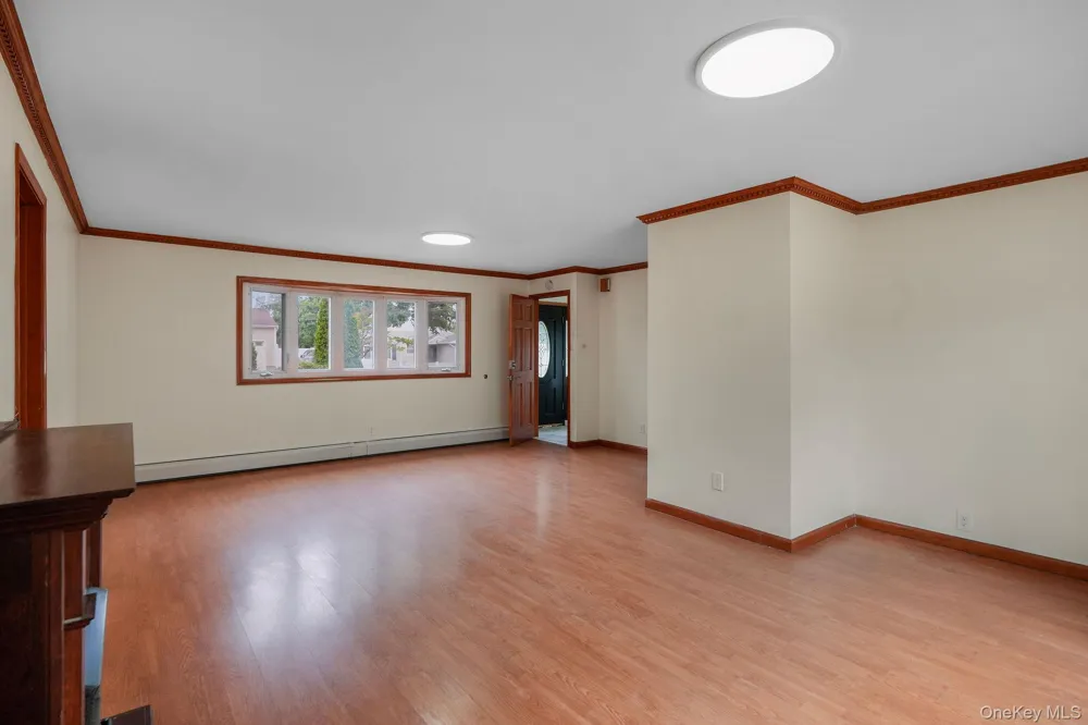 1565 10th Street West Babylon, NY 11704