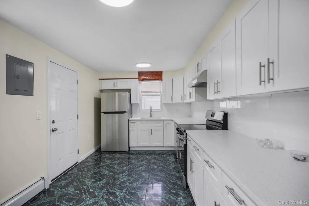 1565 10th Street West Babylon, NY 11704