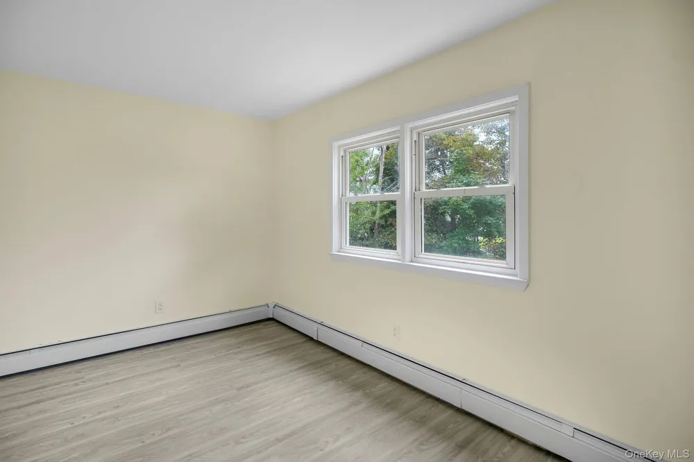 1565 10th Street West Babylon, NY 11704