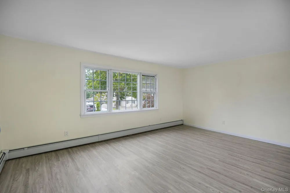 1565 10th Street West Babylon, NY 11704