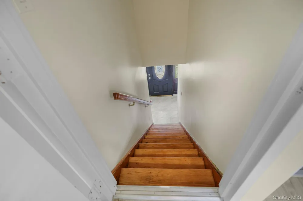 1565 10th Street West Babylon, NY 11704