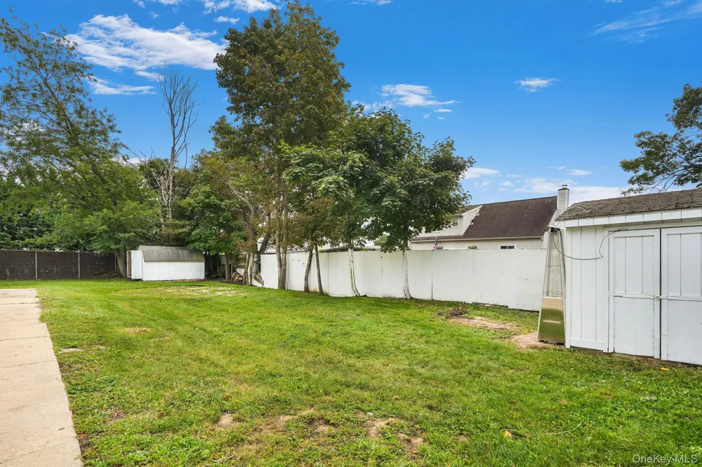 1565 10th Street West Babylon, NY 11704