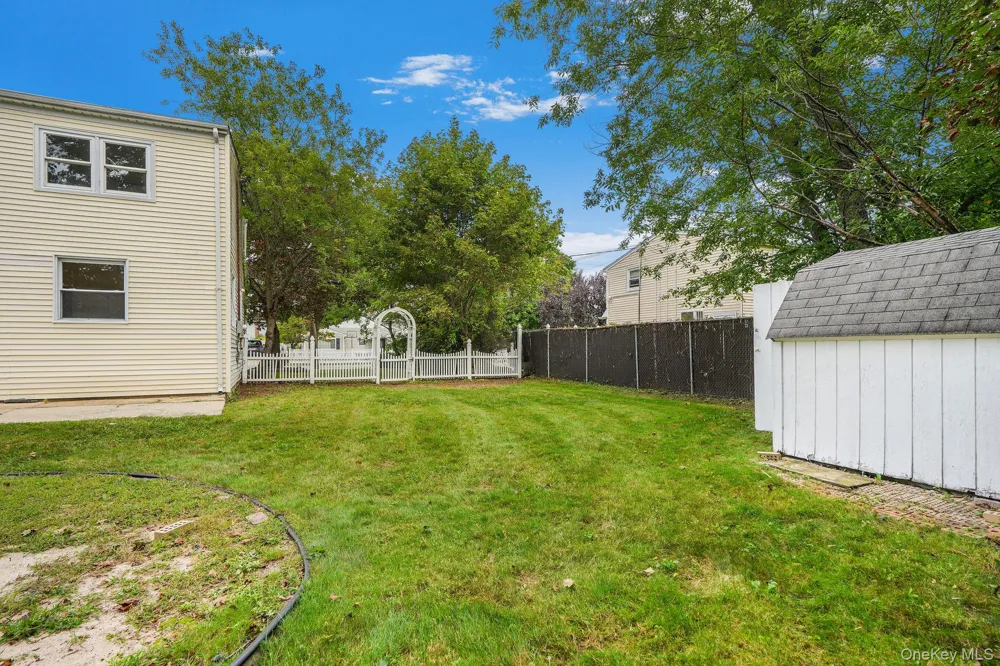 1565 10th Street West Babylon, NY 11704