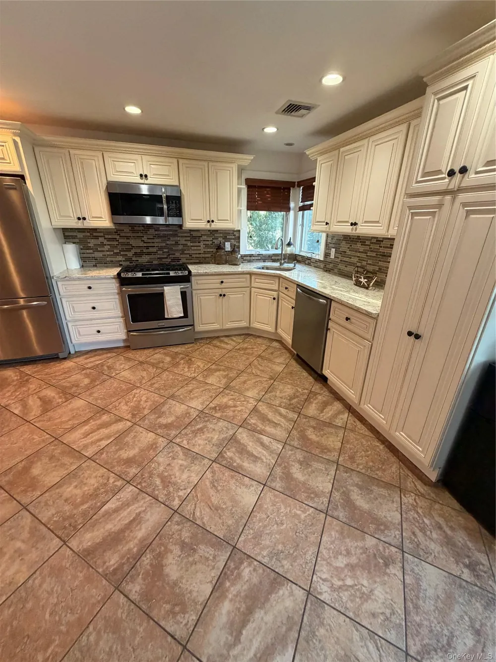 13 Barry Road Amityville, NY 11701