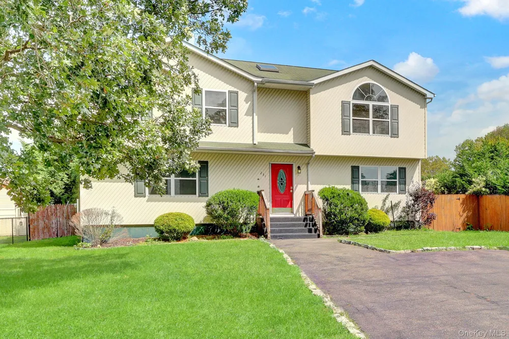 231 Columbus Boulevard Amityville, NY 11701