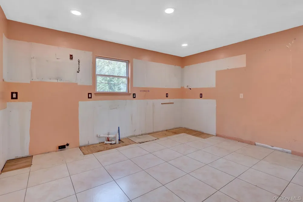 231 Columbus Boulevard Amityville, NY 11701