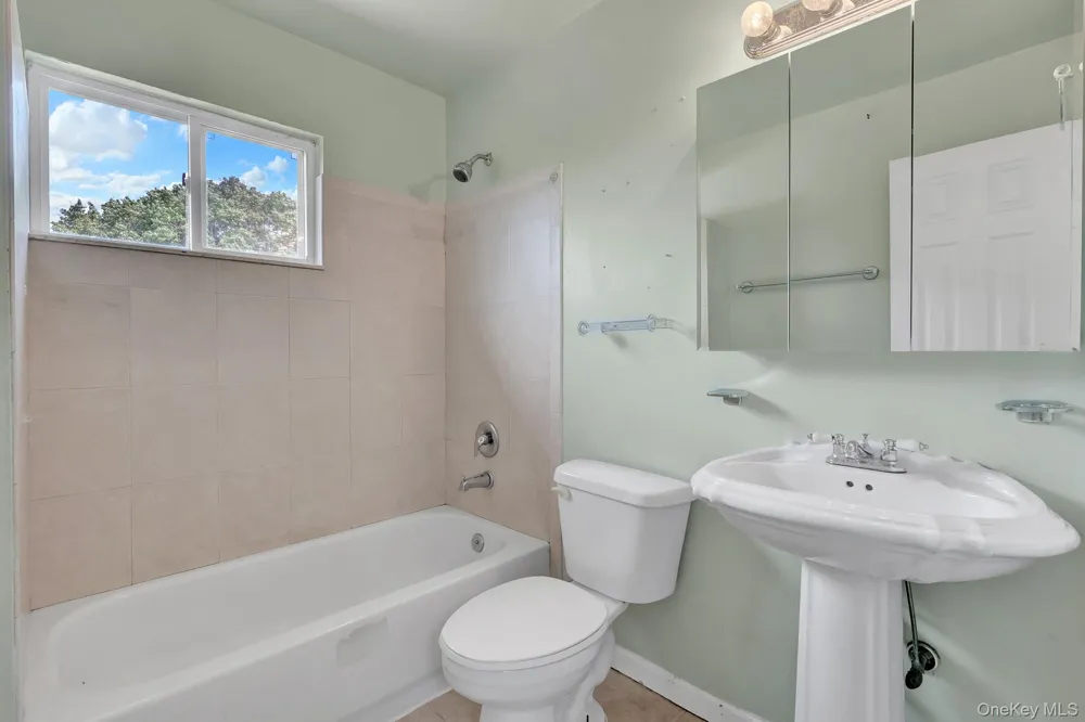 231 Columbus Boulevard Amityville, NY 11701