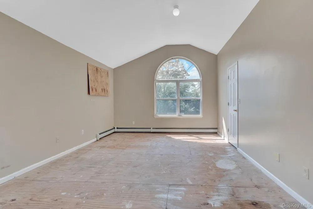231 Columbus Boulevard Amityville, NY 11701