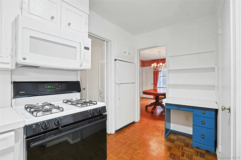 12 E Wheeler Place E West Nyack, NY 10994