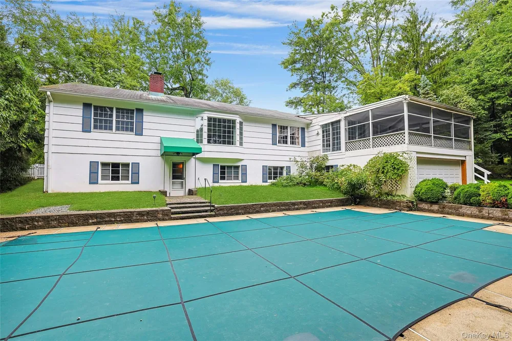 12 E Wheeler Place E West Nyack, NY 10994