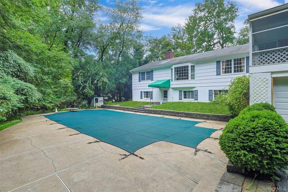 12 E Wheeler Place E West Nyack, NY 10994