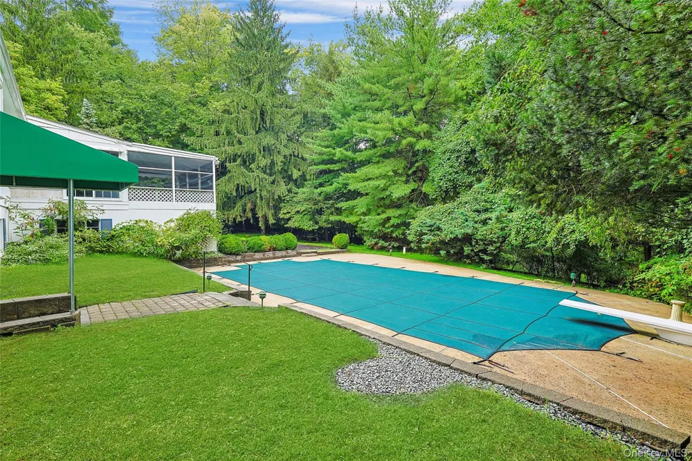 12 E Wheeler Place E West Nyack, NY 10994