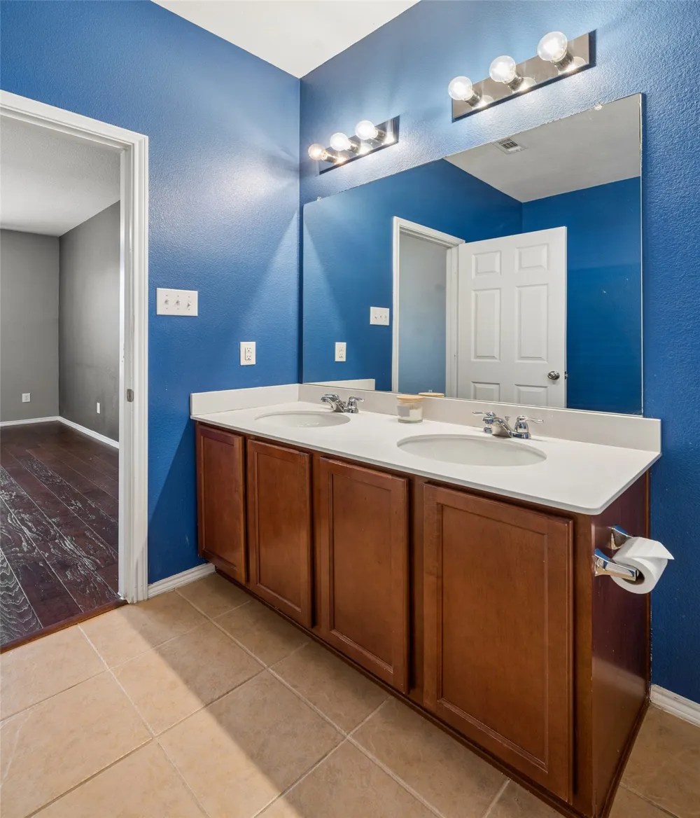 409 Mariscal Place Fort Worth, TX 76131