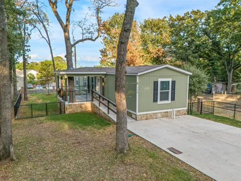 140 Southlake Drive