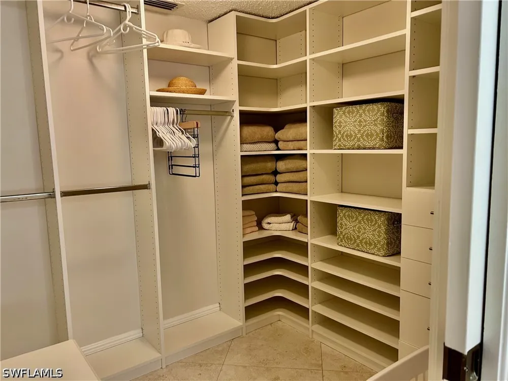 Dennis Circle #M103 Naples, FL 34104