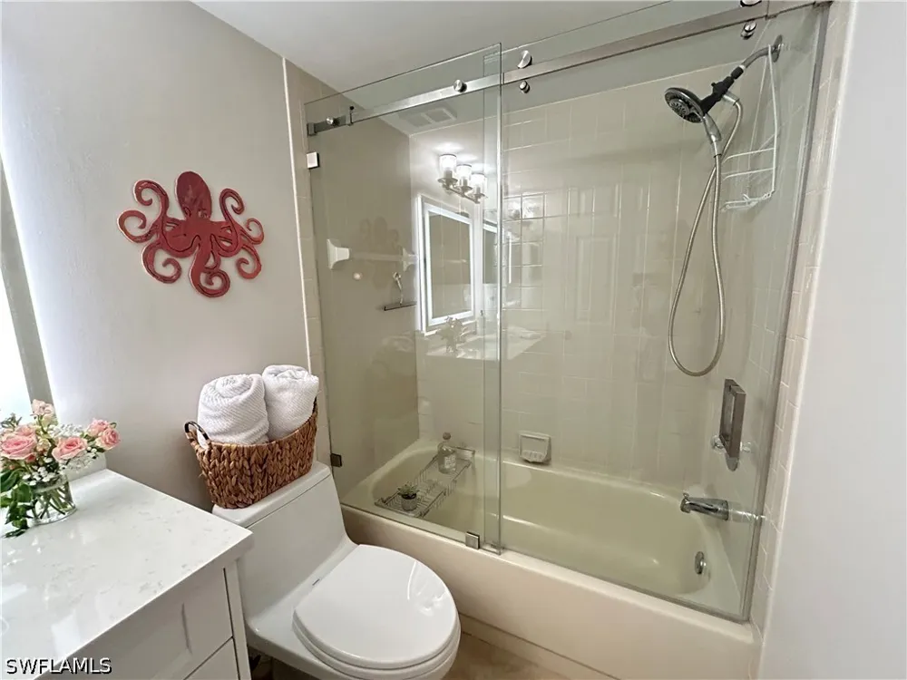 Dennis Circle #M103 Naples, FL 34104