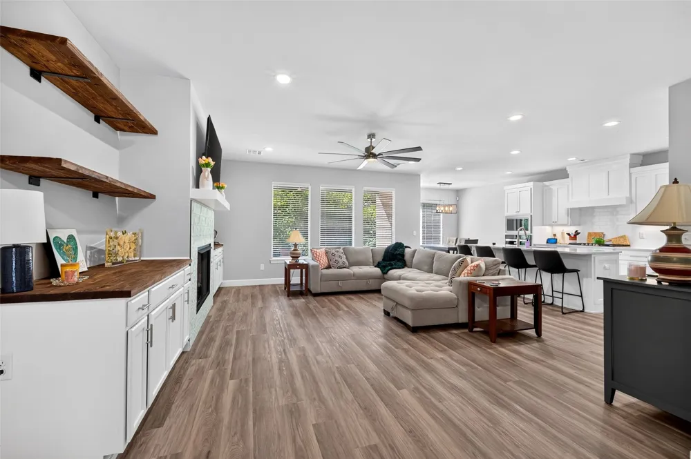 811 E Jacksonville Street Broken Arrow, OK 74012