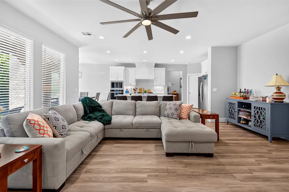 811 E Jacksonville Street Broken Arrow, OK 74012