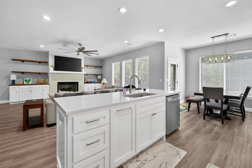 811 E Jacksonville Street Broken Arrow, OK 74012