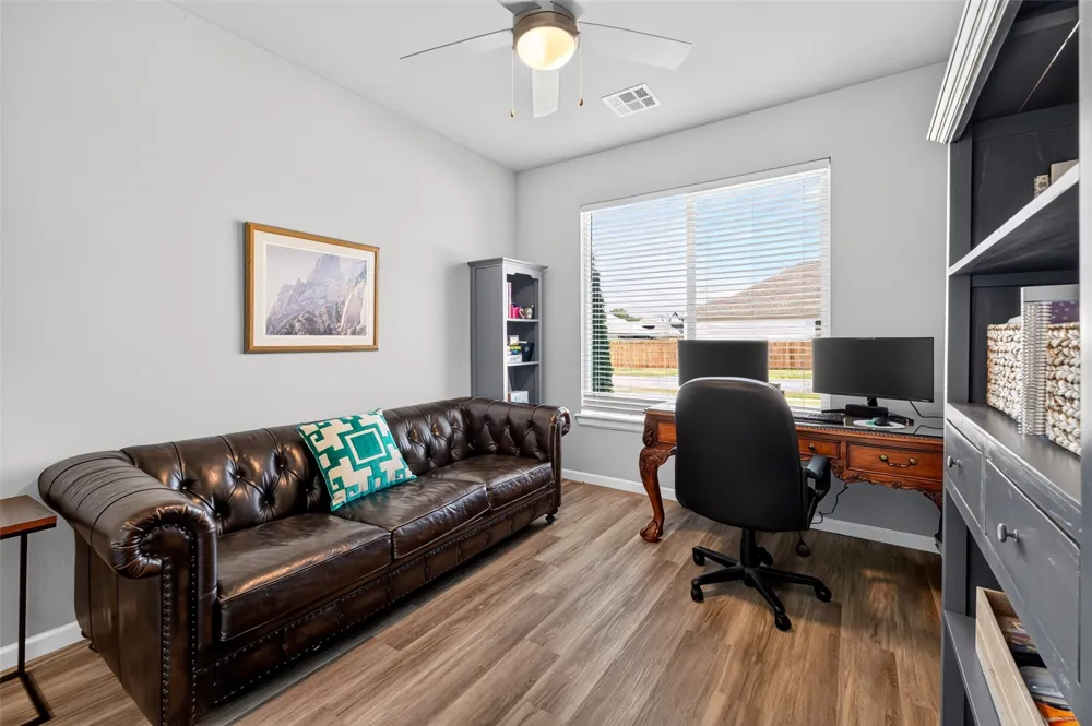 811 E Jacksonville Street Broken Arrow, OK 74012