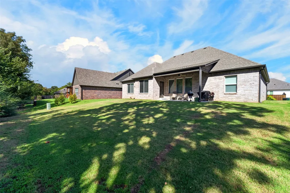 811 E Jacksonville Street Broken Arrow, OK 74012