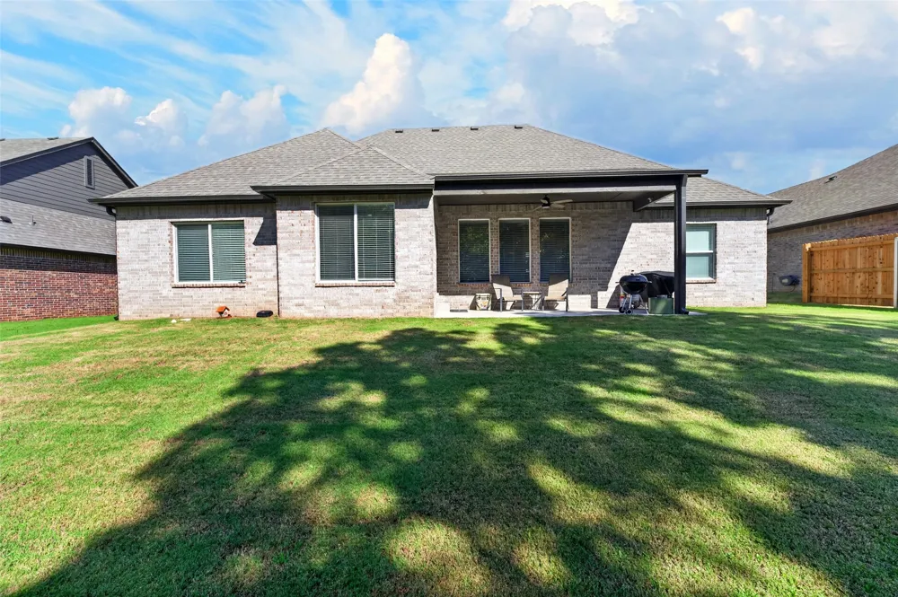 811 E Jacksonville Street Broken Arrow, OK 74012