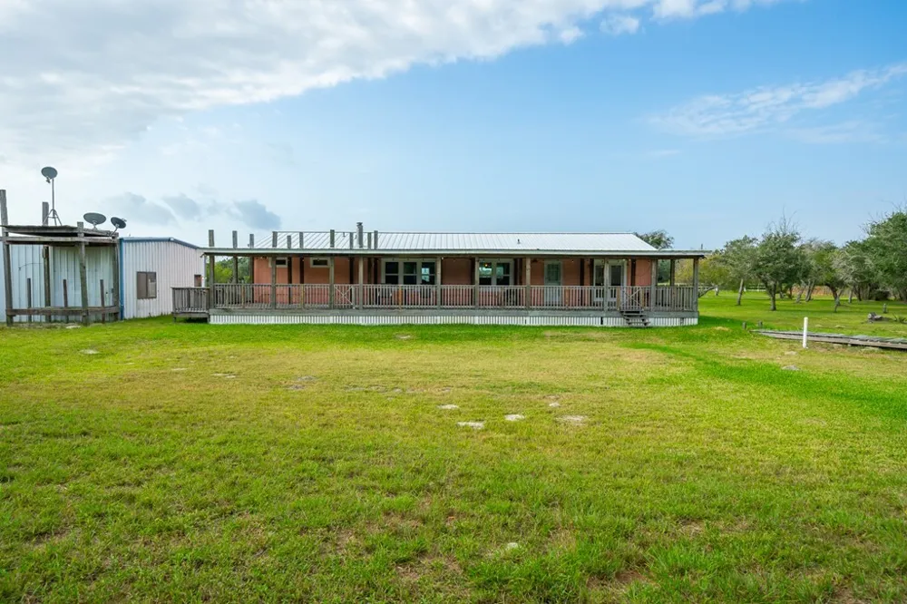 1140 W Beasley Avenue Aransas Pass, TX 78336