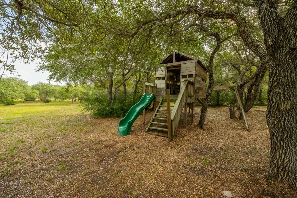 1140 W Beasley Avenue Aransas Pass, TX 78336