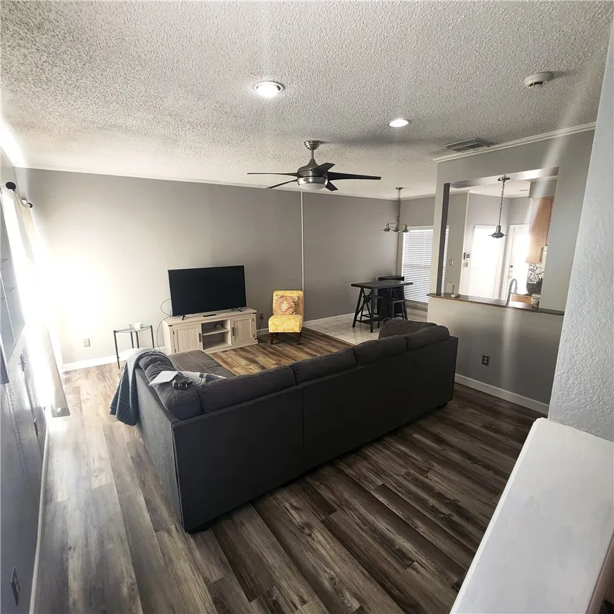 3025 Quail Springs #B10 Corpus Christi, TX 78414