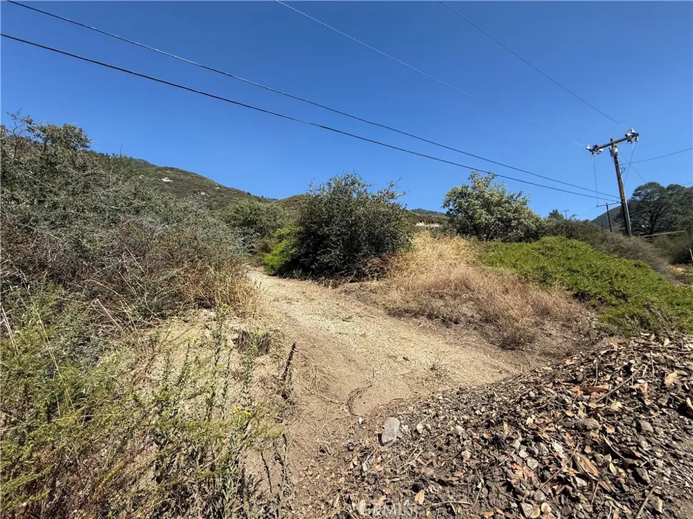 23680 Hillview Road San Bernardino, CA 92404
