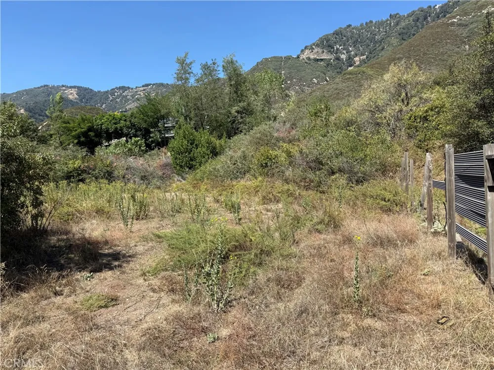 23680 Hillview Road San Bernardino, CA 92404