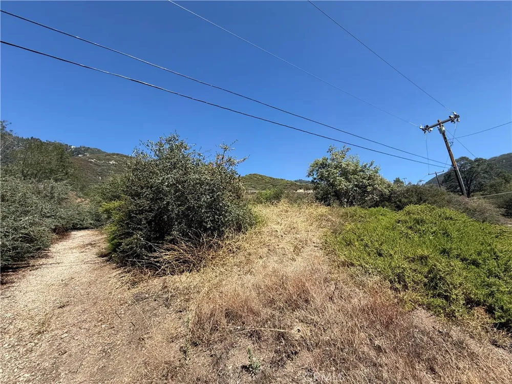 23680 Hillview Road San Bernardino, CA 92404