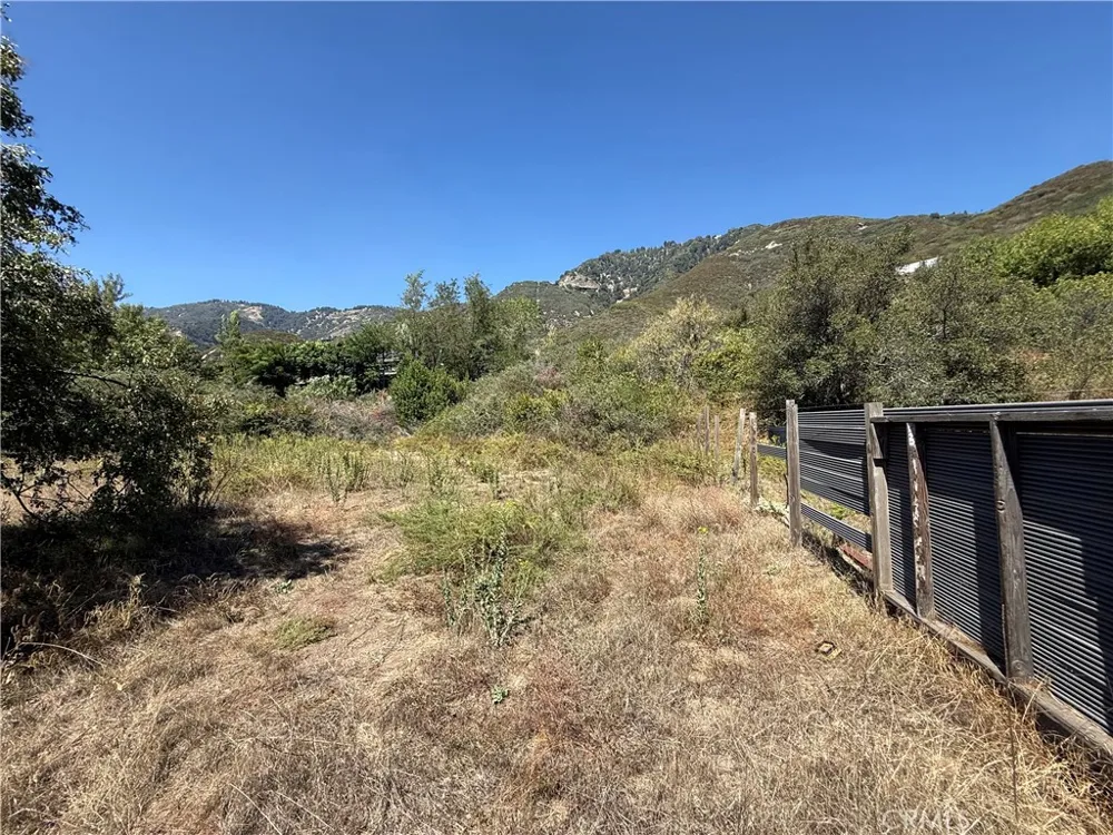 23680 Hillview Road San Bernardino, CA 92404