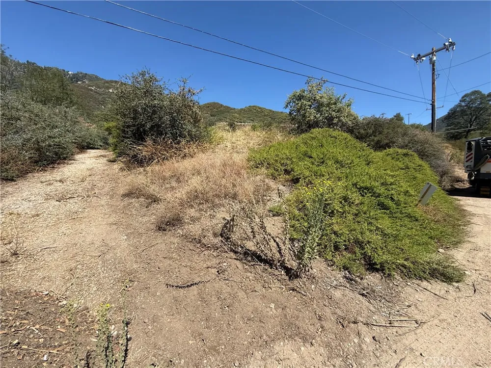 23680 Hillview Road San Bernardino, CA 92404