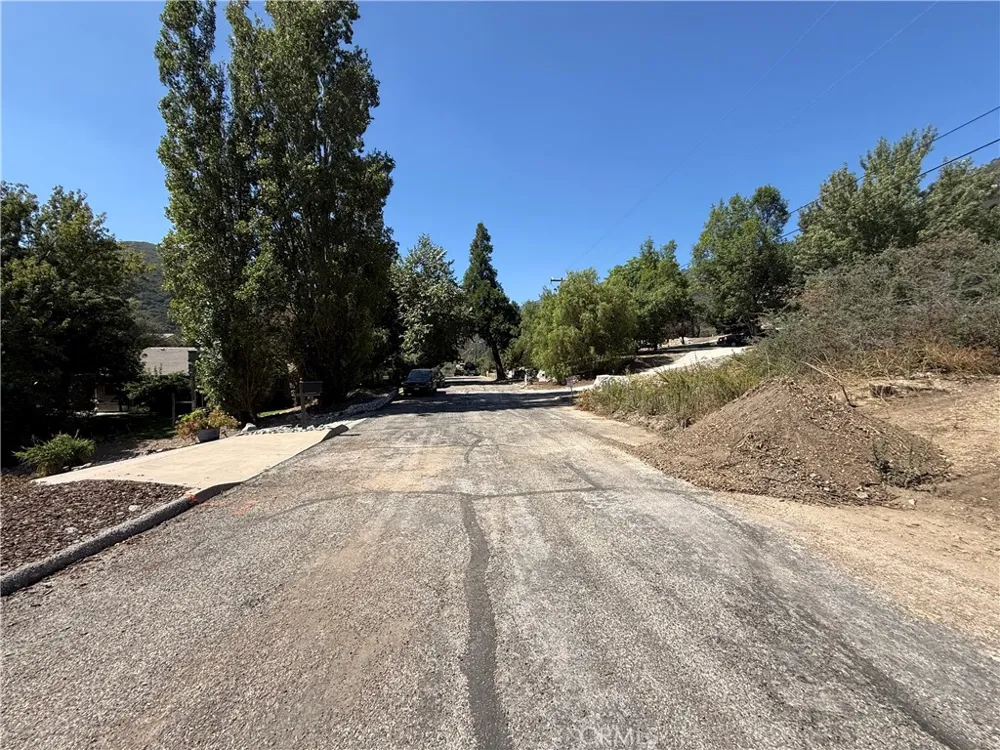 23680 Hillview Road San Bernardino, CA 92404