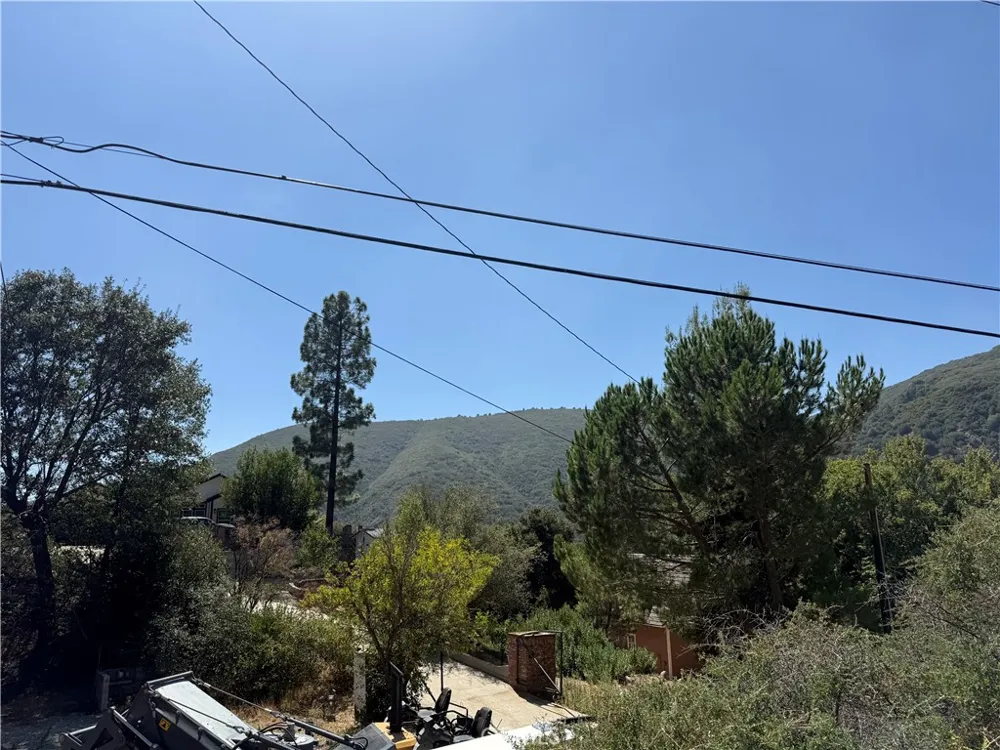 23680 Hillview Road San Bernardino, CA 92404