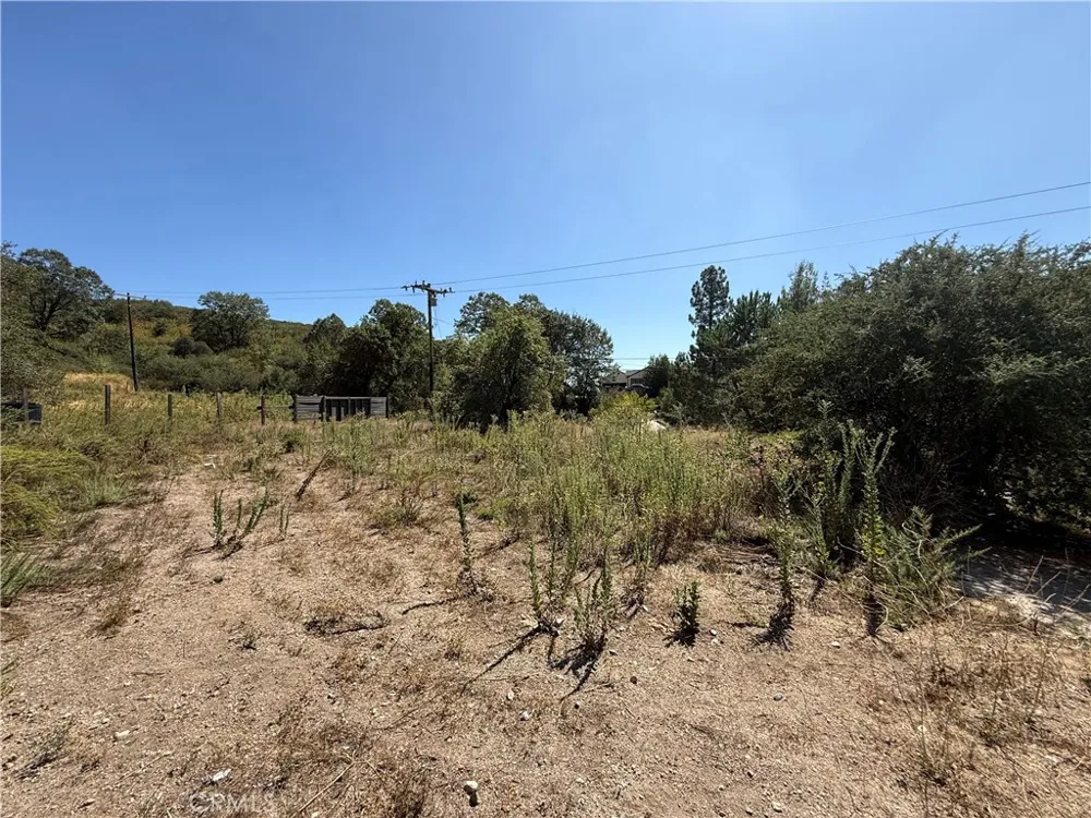 23680 Hillview Road San Bernardino, CA 92404