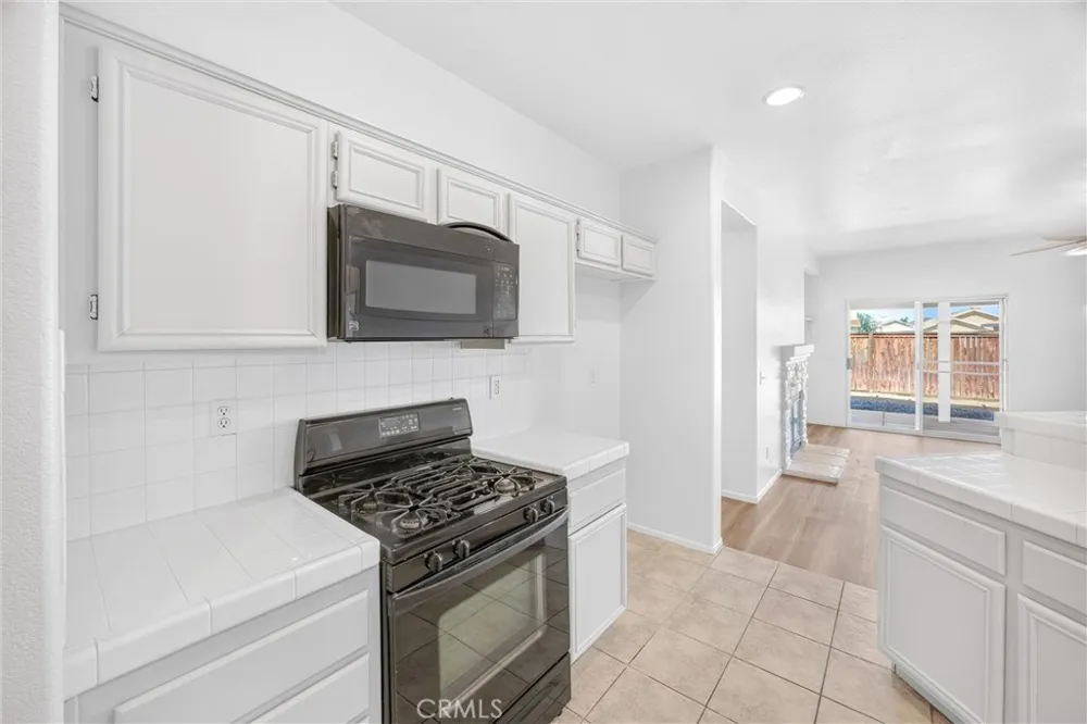 13616 Dellwood Street Victorville, CA 92392