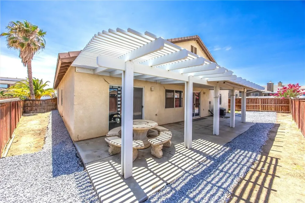 13616 Dellwood Street Victorville, CA 92392