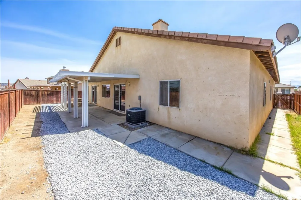 13616 Dellwood Street Victorville, CA 92392