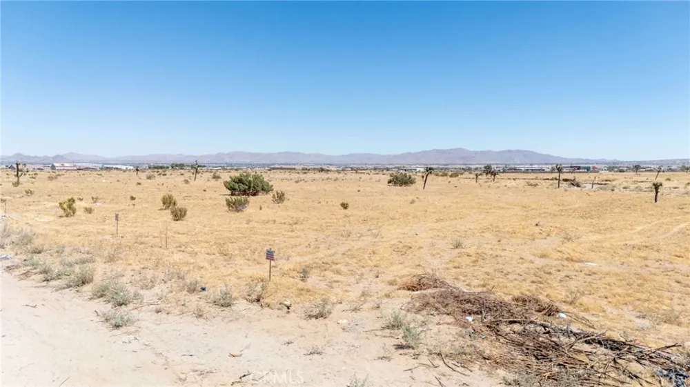 E Santa Fe Hesperia, CA 92345