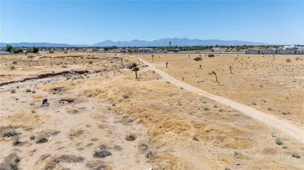 E Santa Fe Hesperia, CA 92345