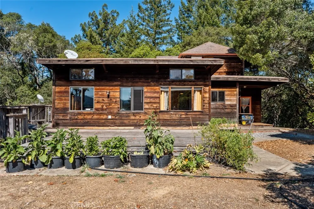 19020 Gschwend Road Philo, CA 95466
