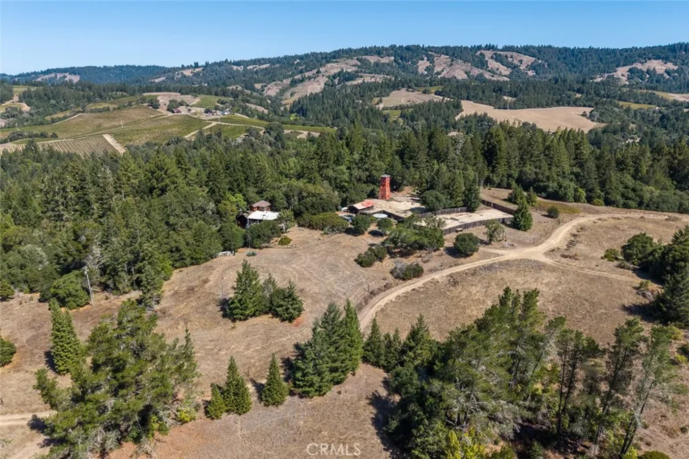 19020 Gschwend Road Philo, CA 95466