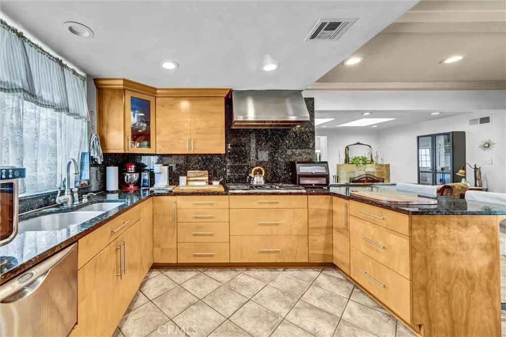 2530 Redcoach Lane La Habra, CA 90631