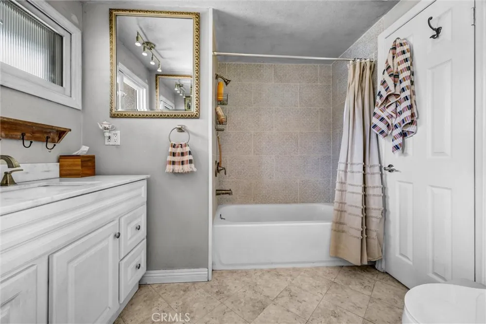 2530 Redcoach Lane La Habra, CA 90631