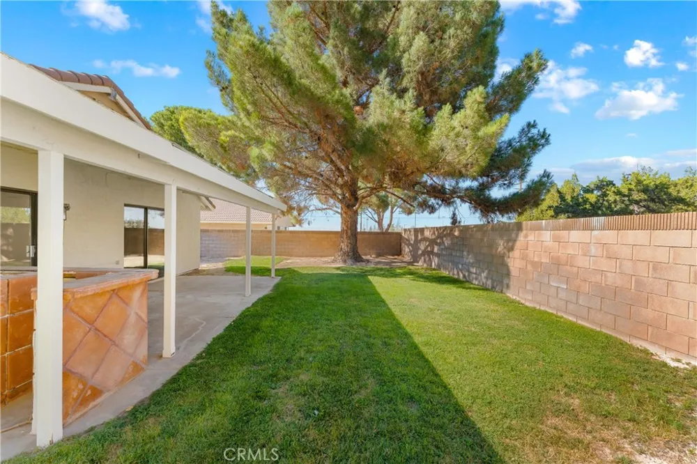 43552 Yew Street Lancaster, CA 93536