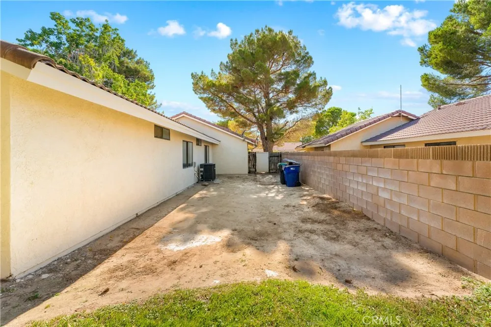 43552 Yew Street Lancaster, CA 93536