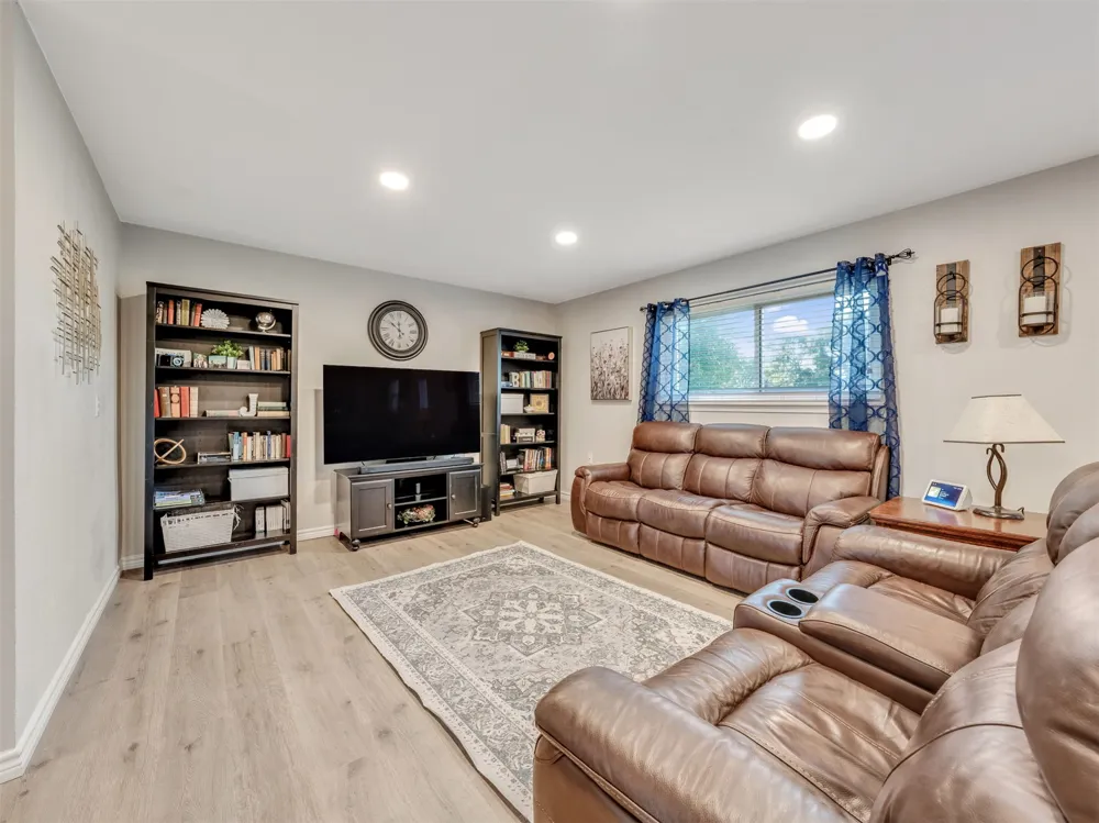 9352 E 56th Street Tulsa, OK 74145